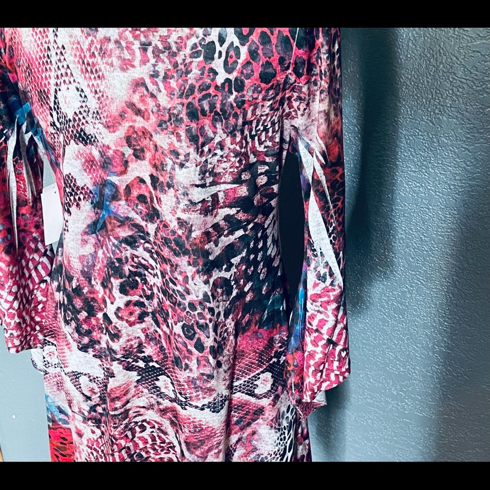 ⭕️Live and let Live, Stylish w/ jeweled front. S - Picture 7 of 7